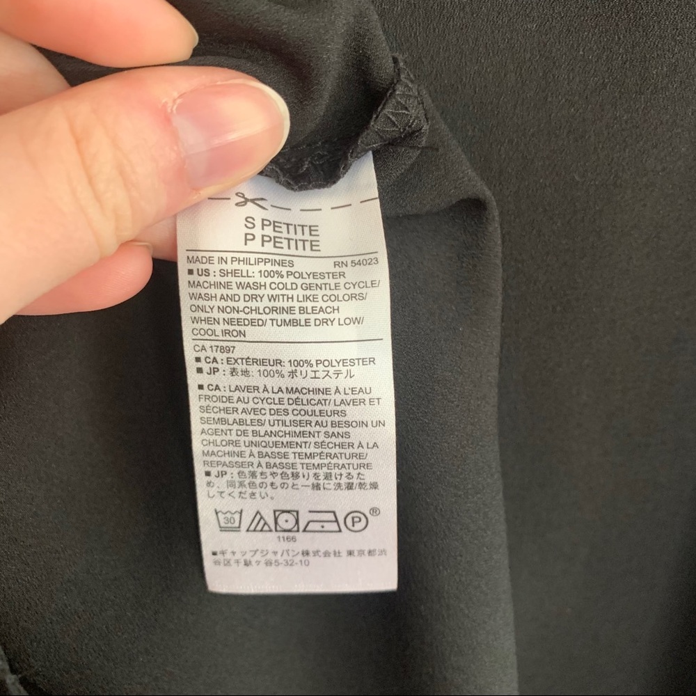 Banana Republic Black Petite Ruffle Tank Top NWT Size Small Petite - Picture 6 of 7